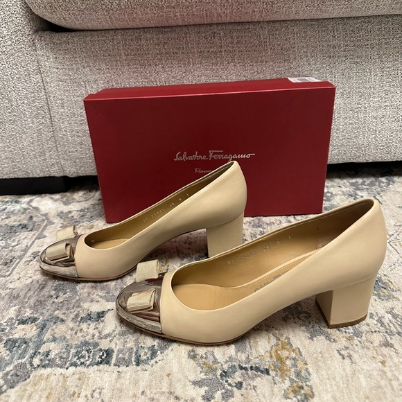 Salvatore Ferragamo Nara Metal Shoes Heel 5cm/2in, Size 8c, Worn once